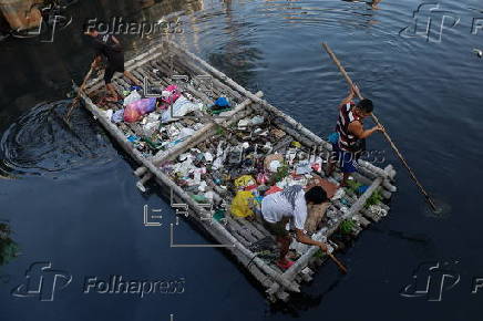 Manila orders cleanup of waterways after health emergency