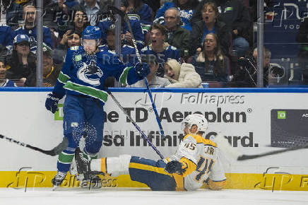 Folhapress - Fotos - NHL: Stanley Cup Playoffs-Nashville Predators at ...