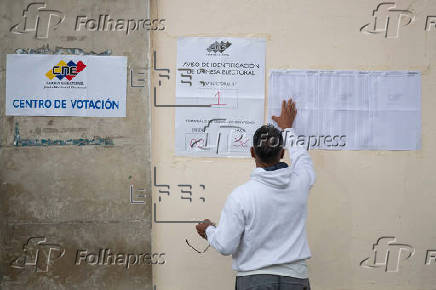 Abren los centros de voto en Venezuela para las elecciones regionales y legislativas