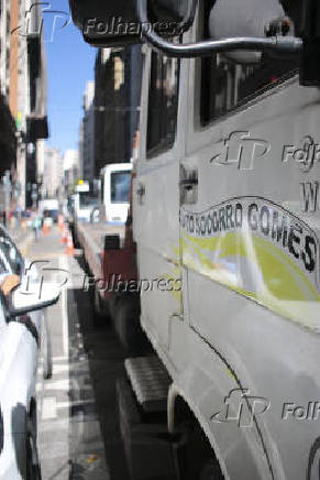 Guinchos fazem protesto no Centro de SP