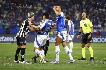 PARTIDA ENTRE CRUZEIRO (MG) e SANTOS (SP)