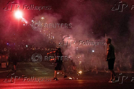 Standoff between supporters of the ruling party and anti-government protesters in Belgrade