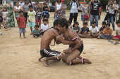 Luta corporal na Aldeia do Rio Silveira