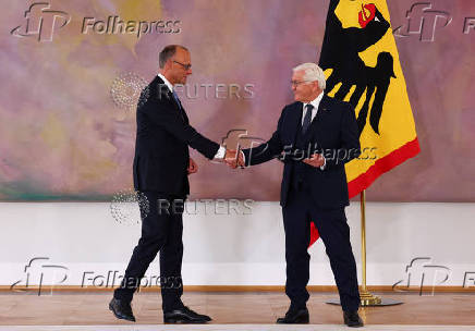 Incoming German cabinet members receive certificate of appointment in Berlin