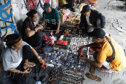 Indonesia's central bank keeps interest rate at 5.5 percent