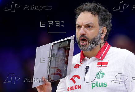 FIVB Volleyball Women's Nations League - USA vs Poland