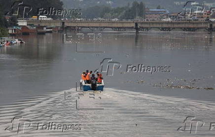 Water level rises in River Jhelum in Srinagar