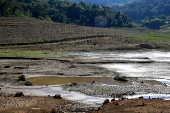 Praticamente seca, a represa