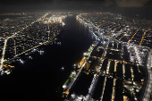 Vista aérea noturna do Porto de Santos