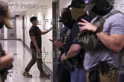 Federal Agents monitor New York immigration court hearings