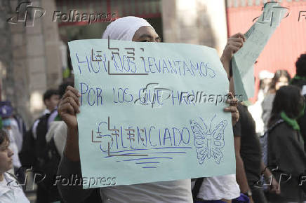 Estudiantes protestan por segundo día consecutivo por asesinato de alcalde en oeste de México