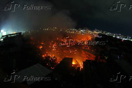 Incêndio atinge 600 casas em Manaus