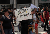 Professores em greve caminham até a Câmara Municipal SP