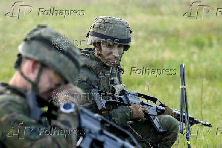 Spanish army airborne brigade lands near Daugavpils