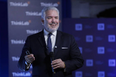 Expresidente Duque afirma que la política se volvió espectáculo y ve retroceso democrático