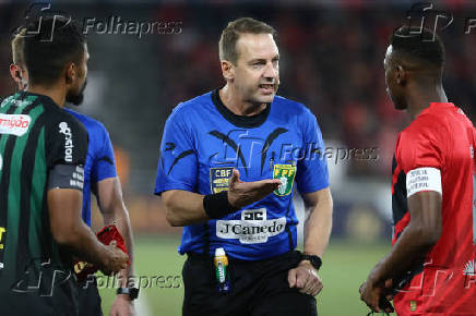 Partida Semifinal do Campeonato Paranaense entre Athletico PR e Maringa