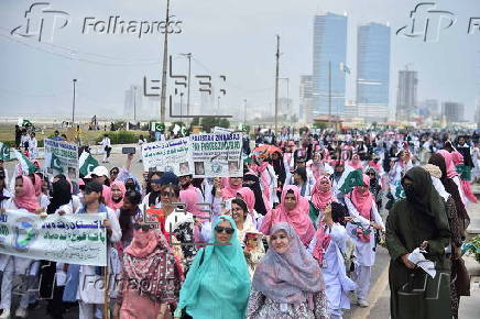 University students rally in solidarity with the Pakistani armed forces in in Karachi