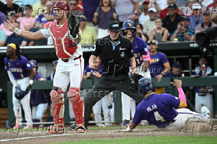 NCAA Baseball: College World Series-Arkansas v LSU