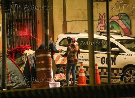 Moradores do Complexo 9 de Julho (SP).