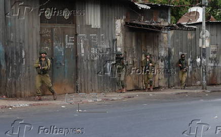 Several wounded during Israeli army operation in the West Bank city of Nablus