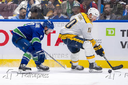 Folhapress - Fotos - NHL: Stanley Cup Playoffs-Nashville Predators at ...