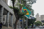Bandeiras a meio mastro pela morte do prefeito de Belo Horizonte (MG)