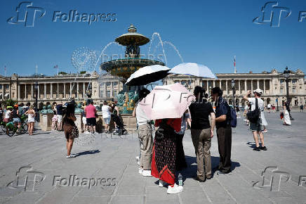 Hot summer temperatures hit Paris