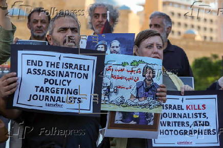 Vigil in solidarity with Palestinian journalists held in Beirut