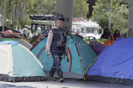 Miles de indígenas ocupan la principal universidad colombiana a la espera del 1 de Mayo