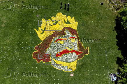 Floral portrait of Boleslaw I the Brave marks his 1000th coronation anniversary in Poznan