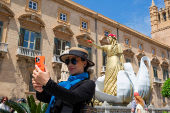 Crowds offer an opportunity for Italy's south