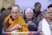 El dalái lama pausa la tensión y dedica su 90 cumpleaños a la compasión y la fe