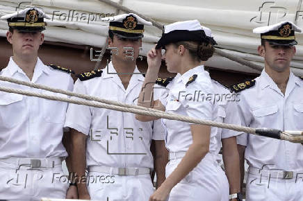 El Juan Sebastián de Elcano, con la princesa Leonor a bordo, pone rumbo a Galicia
