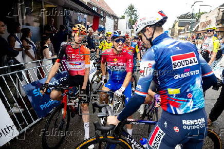 Riders attend the Daags na de Tour