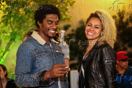 Fábio Andre e Crica Monteiro no show do Melanina Carioca