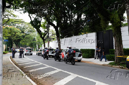 Policiamento em frente à residência do prefeito João Doria