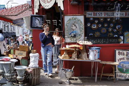 Daily life in Notting Hill, London