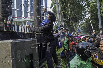 Motorcycle driver's death sparks protests in Jakarta