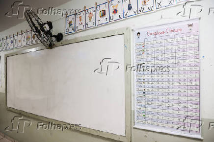 Sala de aula de escola pública no PR
