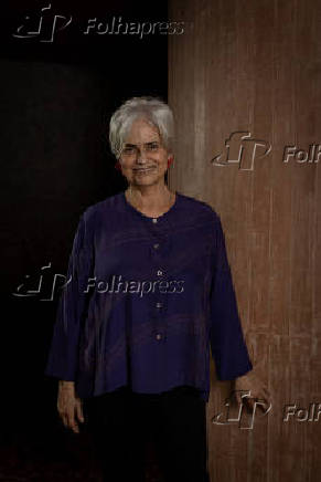 A colecionadora Tina Azevedo