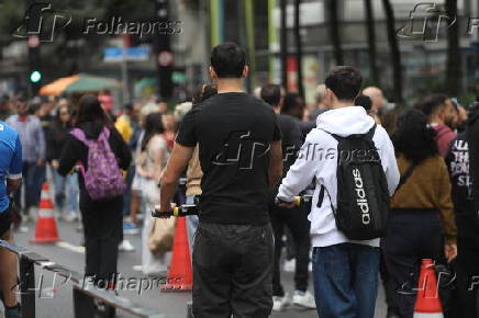 Domingo de frio na Av. Paulista aberta para pedestres em São Paulo