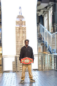 George Kambosos Jr. e Richardson Hitchins visitam o Empire State Building