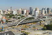 Viaduto Reinaldo de Oliveira, em Osasco (SP)