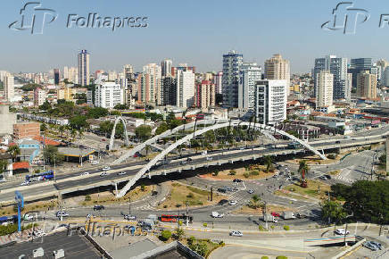Viaduto Reinaldo de Oliveira, em Osasco (SP)