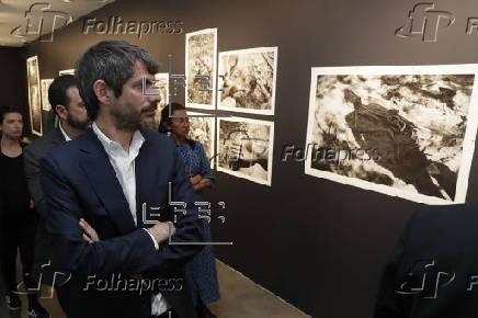 España y Colombia cruzan miradas sobre sus fosas comunes en una exposición en Bogotá