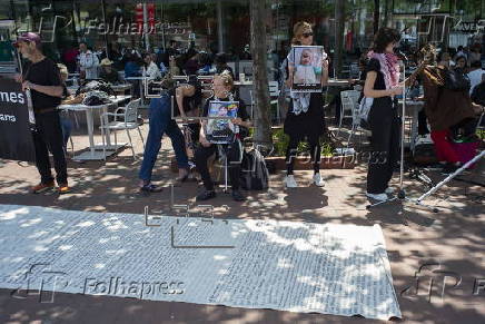 Demonstrators supporting Palestinians in Harvard Square