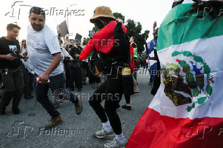 Protests against immigration sweeps continue in Los Angeles