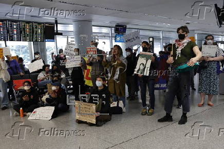 Protest erupts after US detains Palestinian visitors at San Francisco Airport
