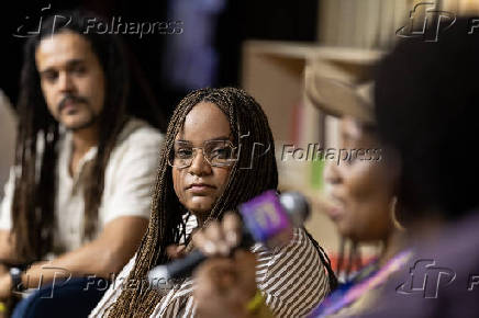 Encontro de escritores com o tema; 'Entre Machado e Hoje