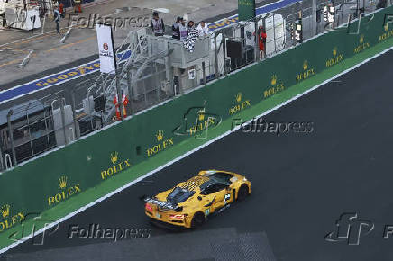 Bandeirada e pódio da categoria lmgt3 durante o fia wec no rolex 6 horas de são paulo
